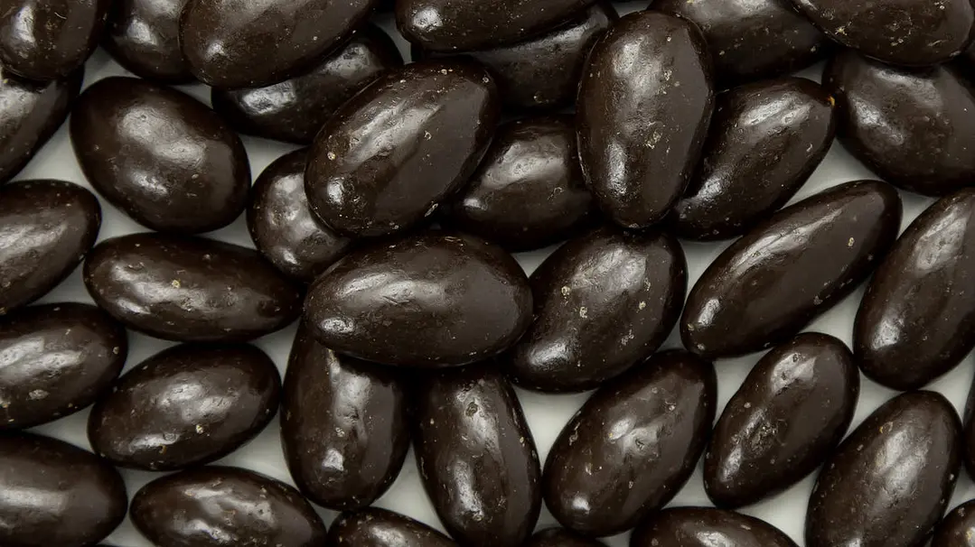 Almendra con Chocolate Bitter Piwen 62% Cacao a Granel 1