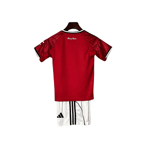 Conjunto Manchester United Primeiro Equipamento 25/26 Criança
