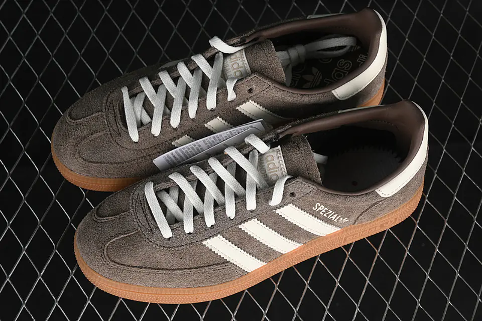 HANDBALL SPEZIAL EARTH STRATA/OFF WHITE/GUM 2