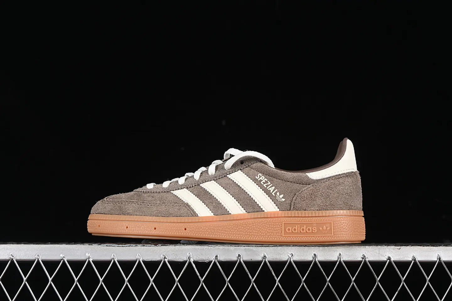 HANDBALL SPEZIAL EARTH STRATA/OFF WHITE/GUM 1