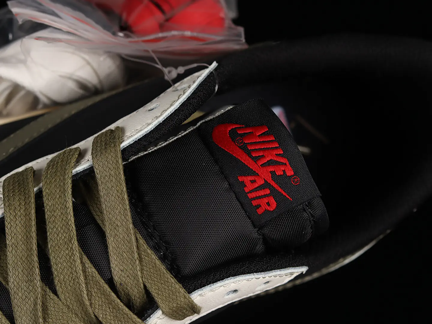 Nike TRAVIS SCOTT X AIR JORDAN 1 RETRO LOW OG - OLIVE 2