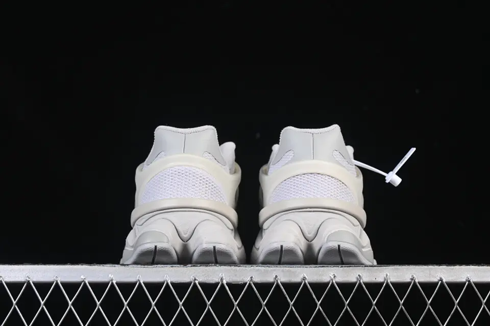 New Balance 9060 WHITE/BEIGE 4