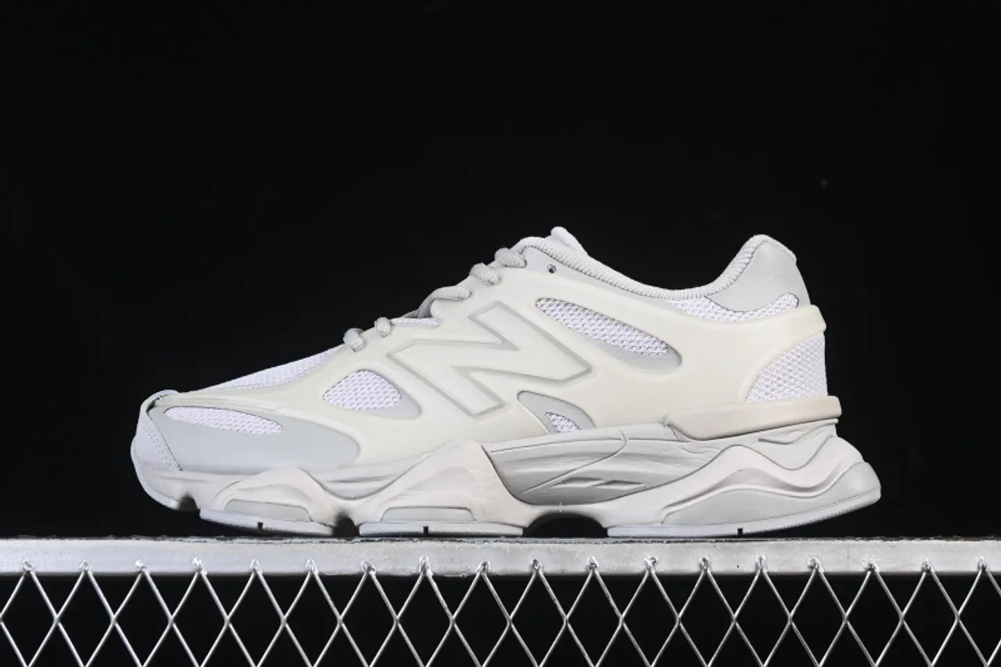 New Balance 9060 WHITE/BEIGE 1