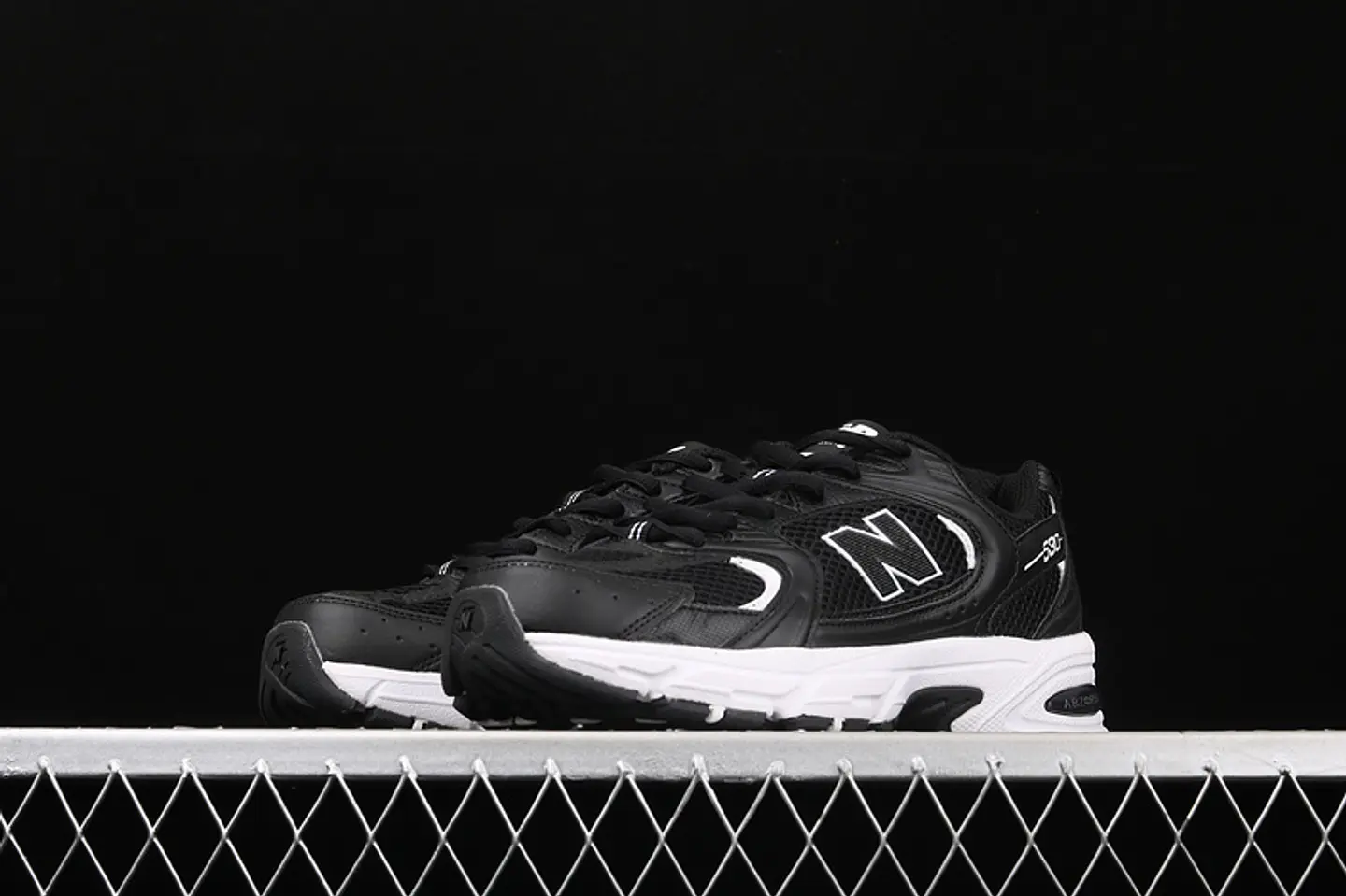  NEW BALANCE 530 V2 RETRO BLACK 3