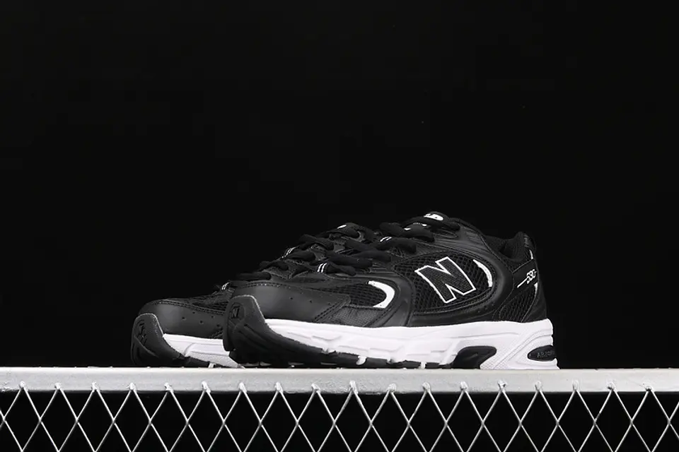  NEW BALANCE 530 V2 RETRO BLACK 3