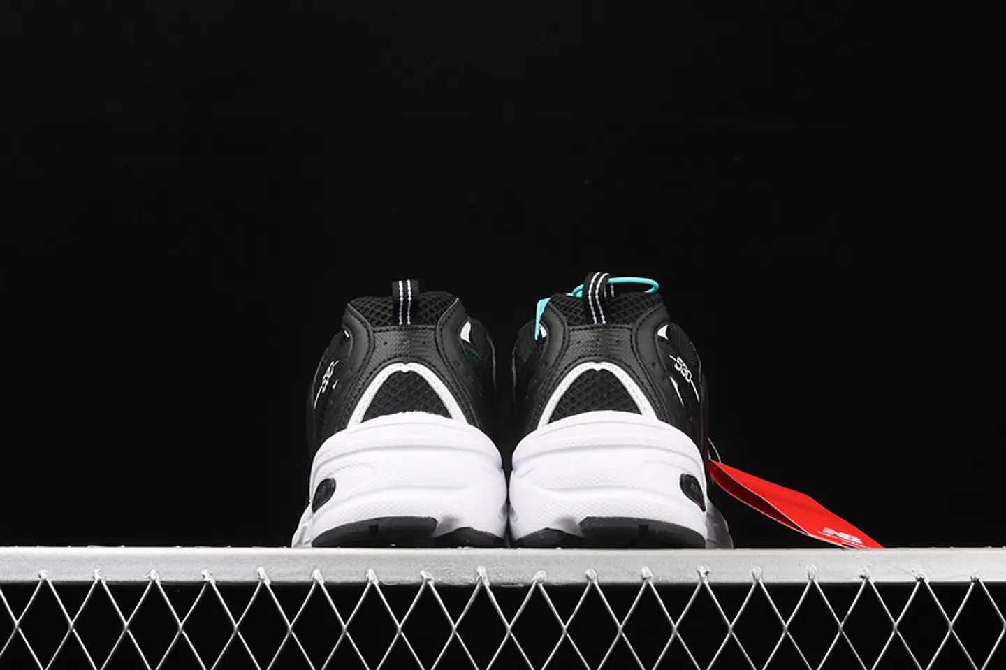  NEW BALANCE 530 V2 RETRO BLACK 4