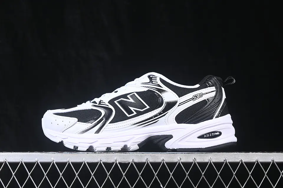 NEW BALANCE 530 RETRO BLACK/WHITE 1