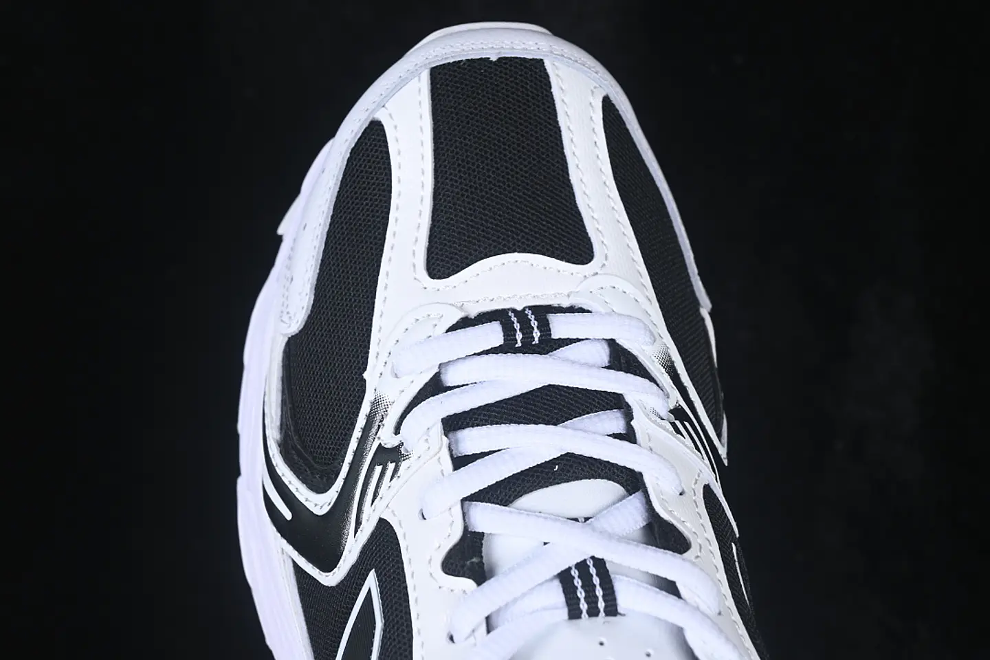 NEW BALANCE 530 RETRO BLACK/WHITE 3