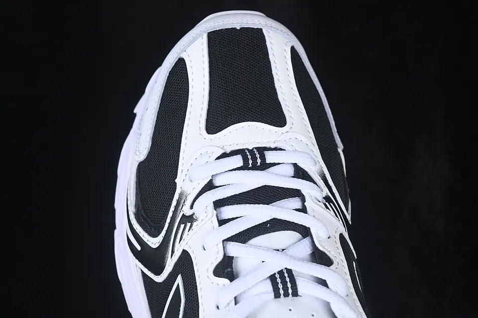 NEW BALANCE 530 RETRO BLACK/WHITE 3