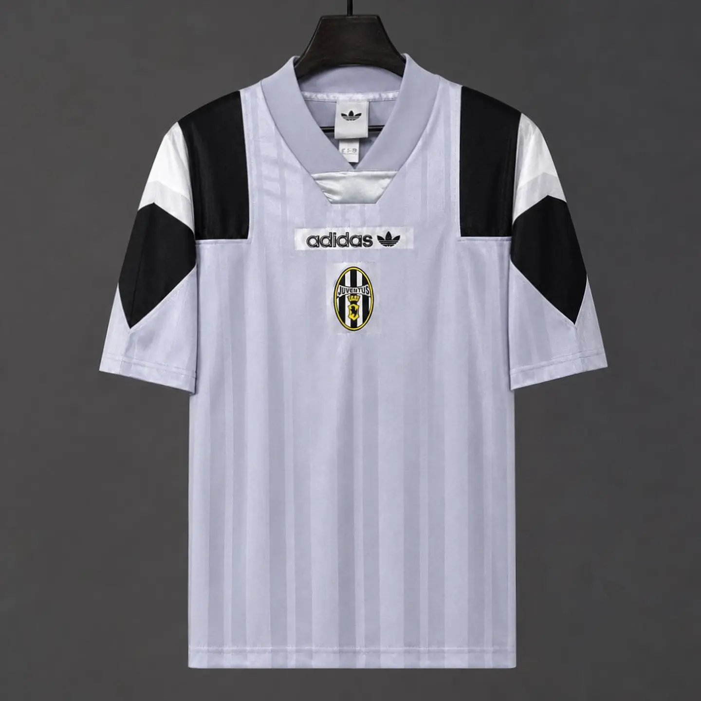 Camisola Juventus EQT - 26/27 2
