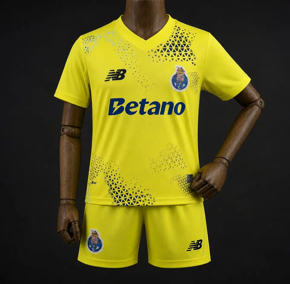 Conjunto Criança FC Porto Guarda-Redes 26/27  - Amarelo 3