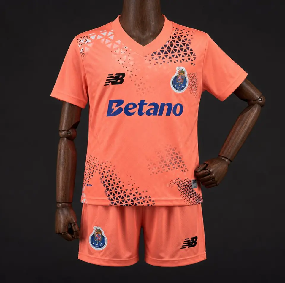 Conjunto Criança FC Porto Guarda Redes Equipamento 26/27 - Rosa 3