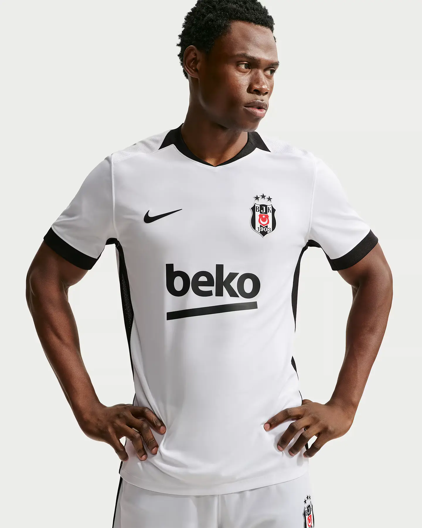 Camisola Besiktas Principal 26/27 1