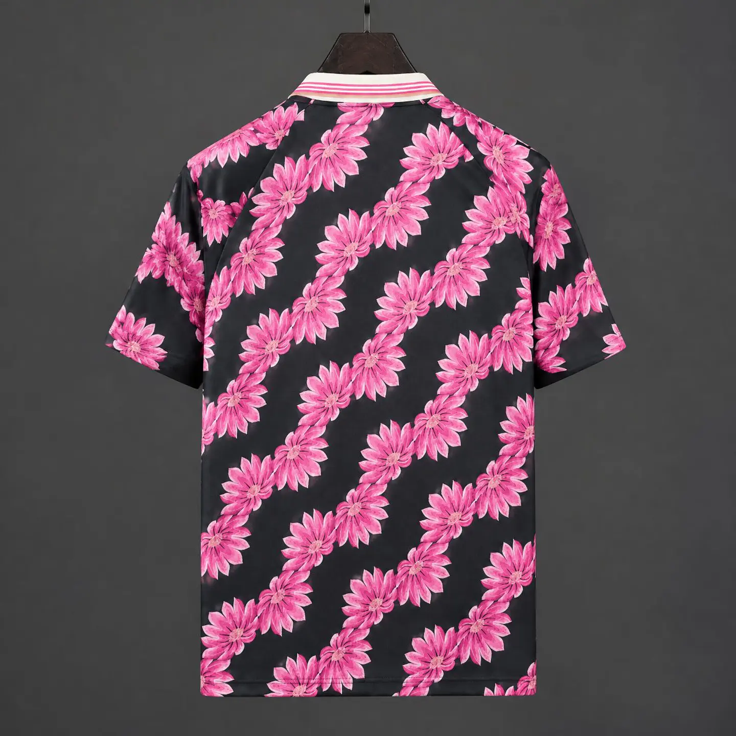 Camisola Real Madrid Edição Especial Rosa Equipamento 26/27 4