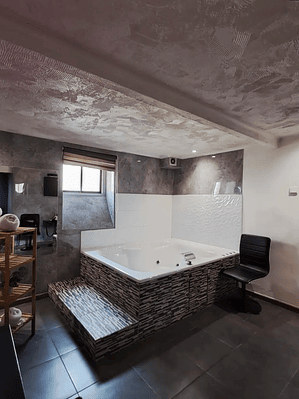 TINA DE HIDROMASAJES BASICA GRAN MONACO 