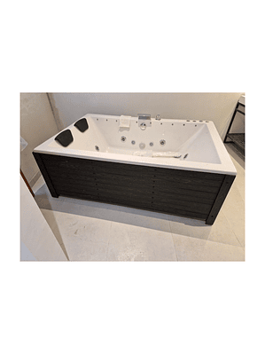 TINA DE HIDROMASAJES STALINGRADO 