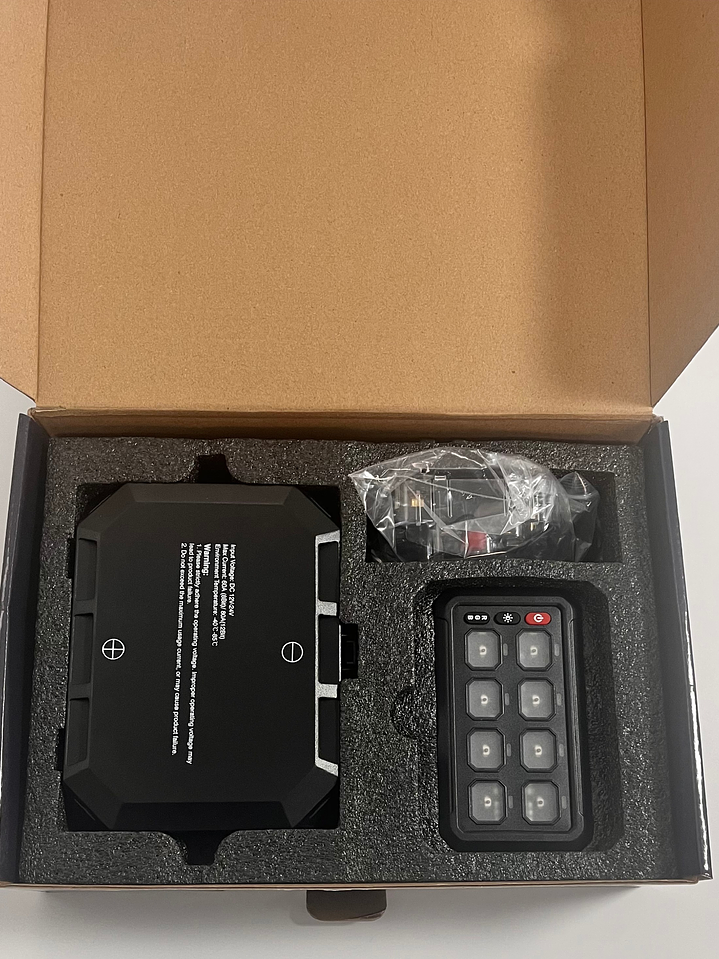 PANEL DE INTERRUPTORES 6, 8 y 12 BANDAS 3