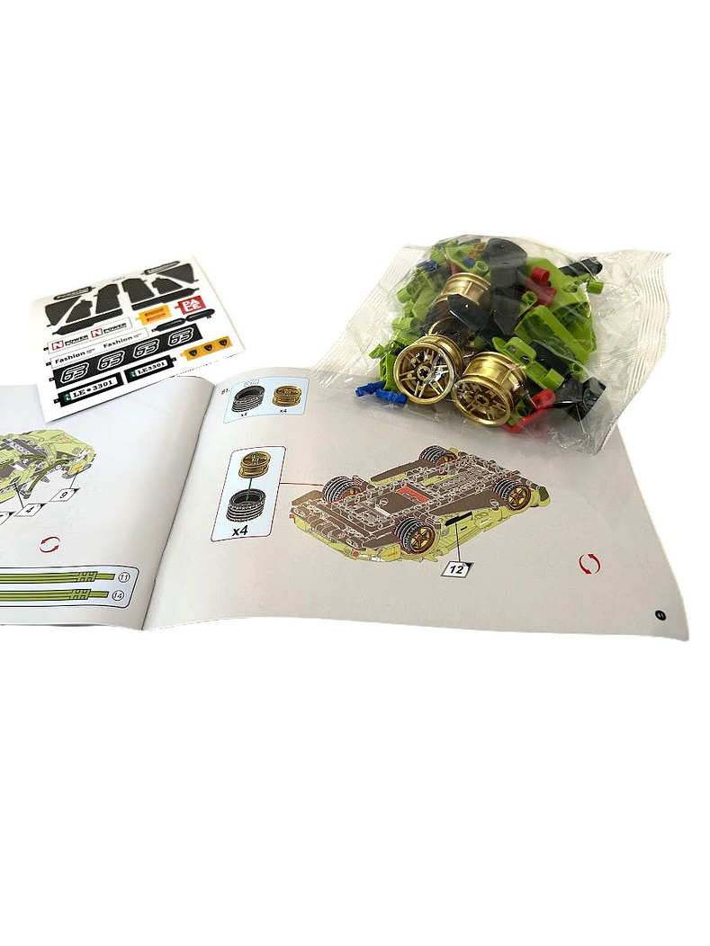 Auto de carreras. Bloques armables verde 451 piezas. 4