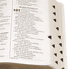 Bíblia Sagrada com letra gigante, notas e referências | Capa branca e beiras douradas com índice digital