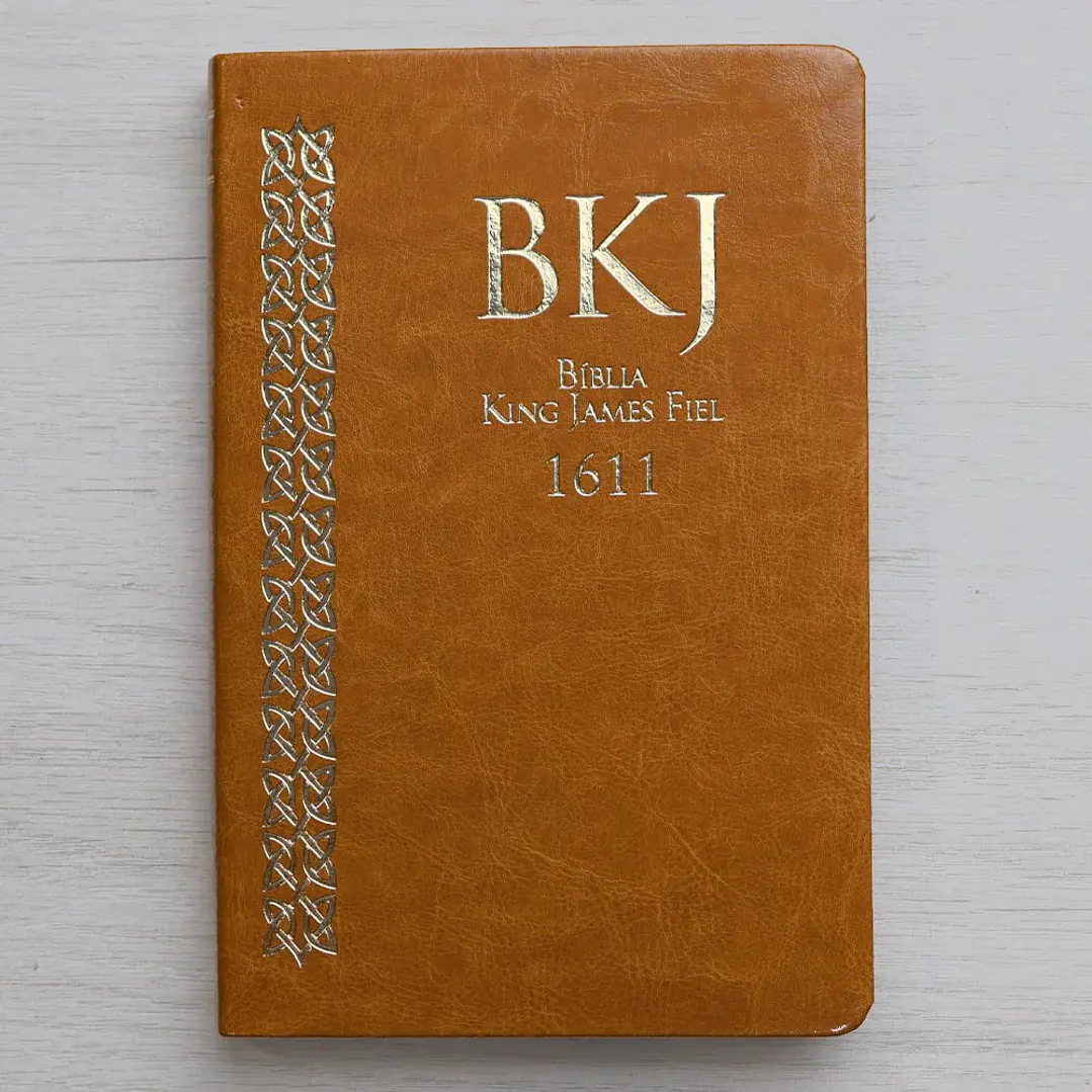 Bíblia King James 1611 Bege com Letras Douradas 1