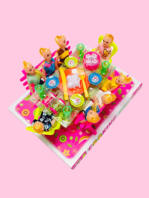 MUÑECAS EN COMEDOR A8-63