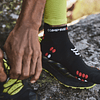 Calcetines Running Procing Socks v4.0 Run Low Black/Red - Compressport
