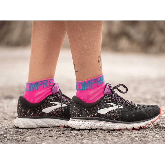 Calcetín Run Low V3 Ultralight Fluo Pink - NEW 