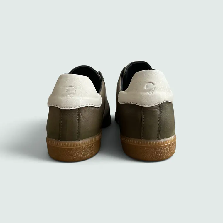 Zapatilla De Cuero Mujer Valley 10