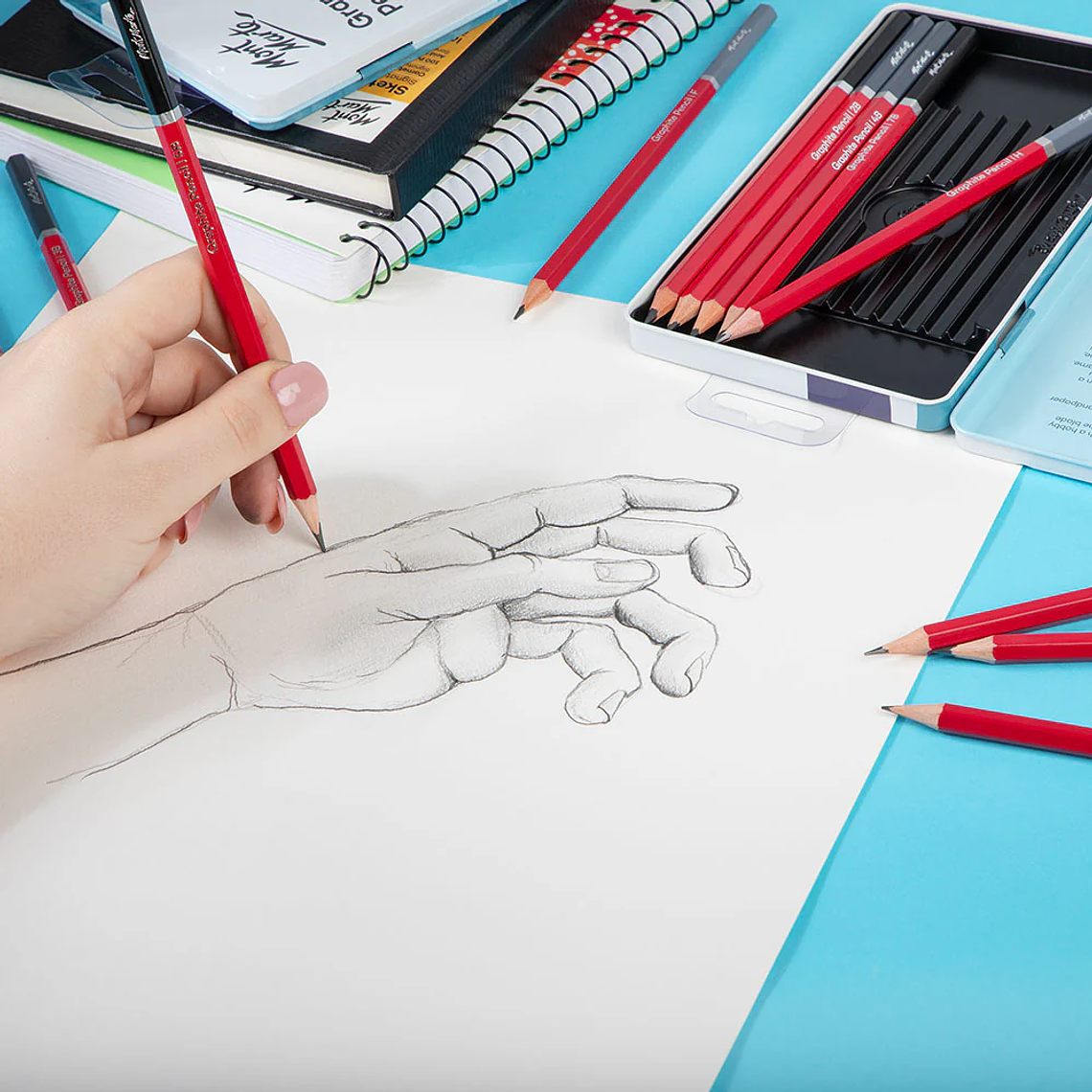 Lata 12 Lápices Grafito Profesional Graduados Mont Marte 3