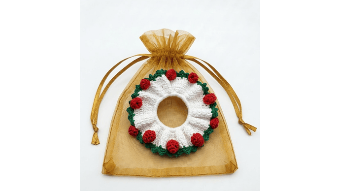 Cole para el Cabello Tejido con Fresas – Estilo Artesanal Encantador 3