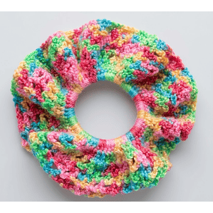 Cole para el Cabello Tejido Multicolor – Estilo Artesanal Alegre