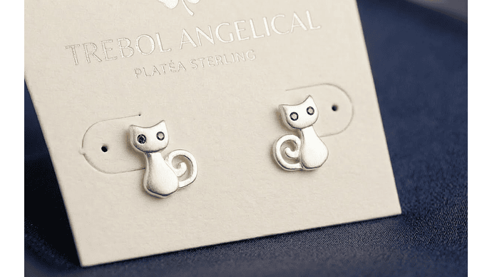 Aros Gatito Minimalista en Plata 925 con Ojos Negros – Detalle que Enamora 1