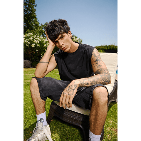 POLERA SIN MANGAS "RIVELAZIONE" NEGRA 