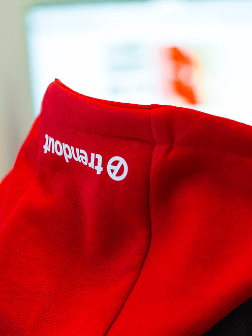 Hoodie Trendout R26 Action 2