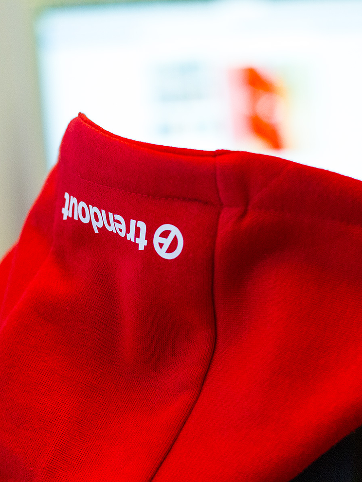 Hoodie Trendout R26 Action 2