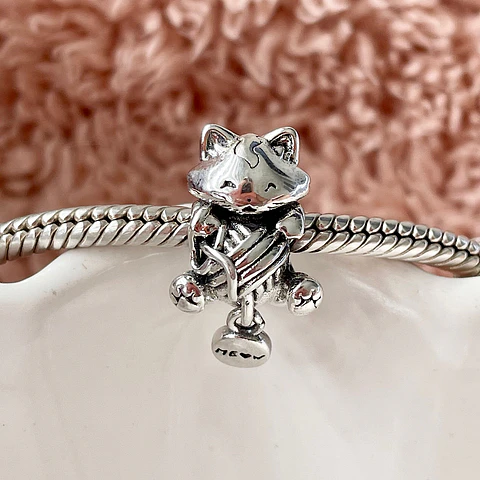 Charm Gato Juguetón Plata 925