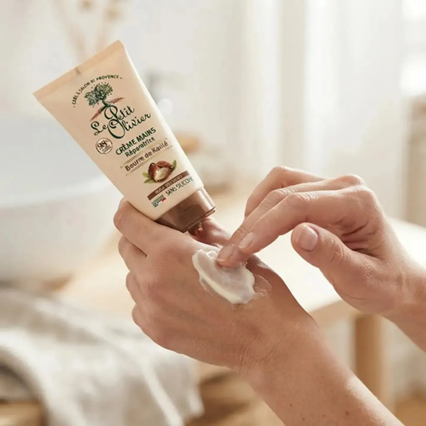 Crema De Manos Ultranutritiva 75ml Karite Le Petit Olivier 4