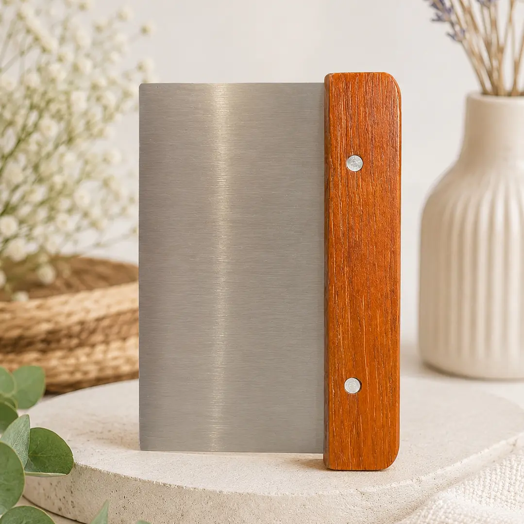 Cortador de Jabones de Acero Inoxidable y Mango de Madera 3