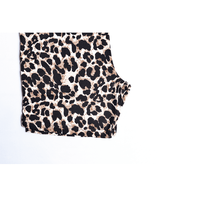 Biker leopardo maternal