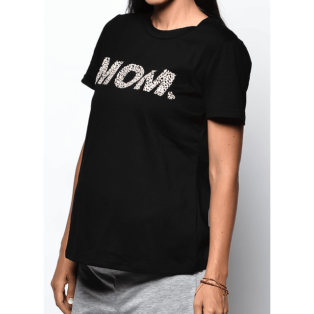 Polera maternal negra estampado MOM