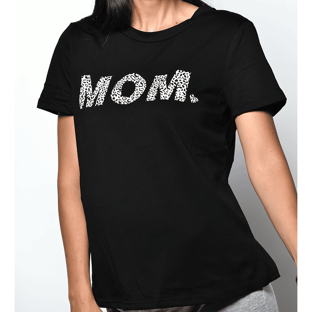 Polera maternal negra estampado MOM