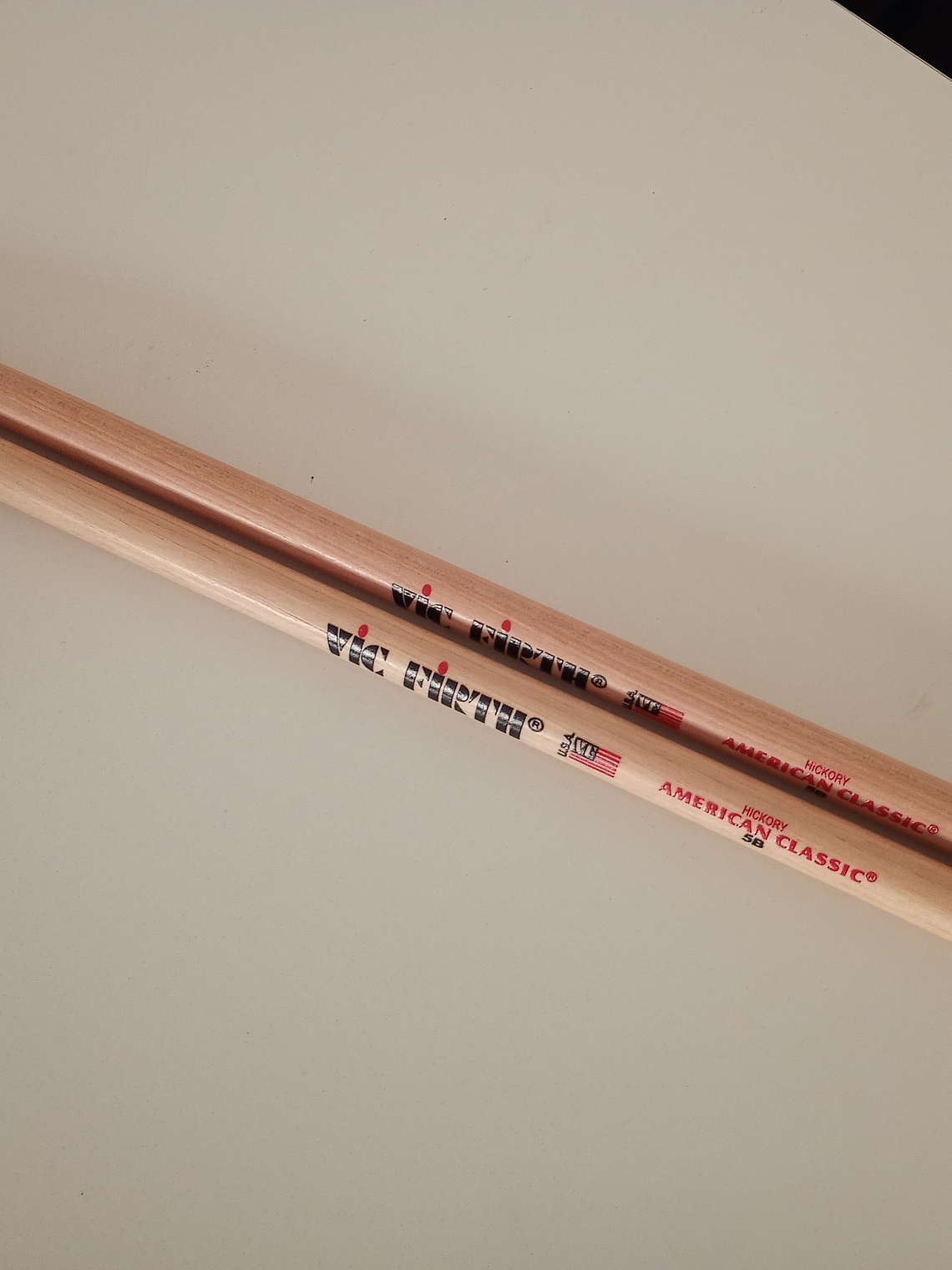 Baquetas Vic Firth American Classic Hickory 1