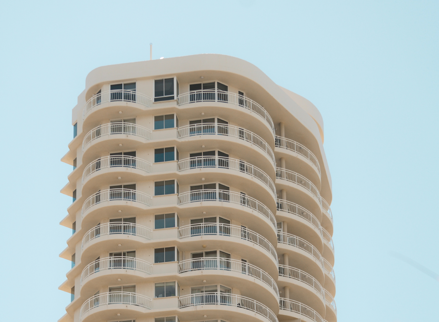 Balcones con pasto sintético para zonas residenciales 