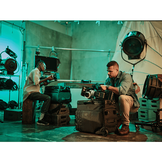 Tenba Cineluxe V2 Shoulder Bag 21 Hightop (Black, 42L) / 637-525 - Image 8