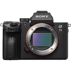 Sony Alpha a7 III Cámara Full-Frame MirrorLess (Solo Cuerpo) / ILCE-7M3