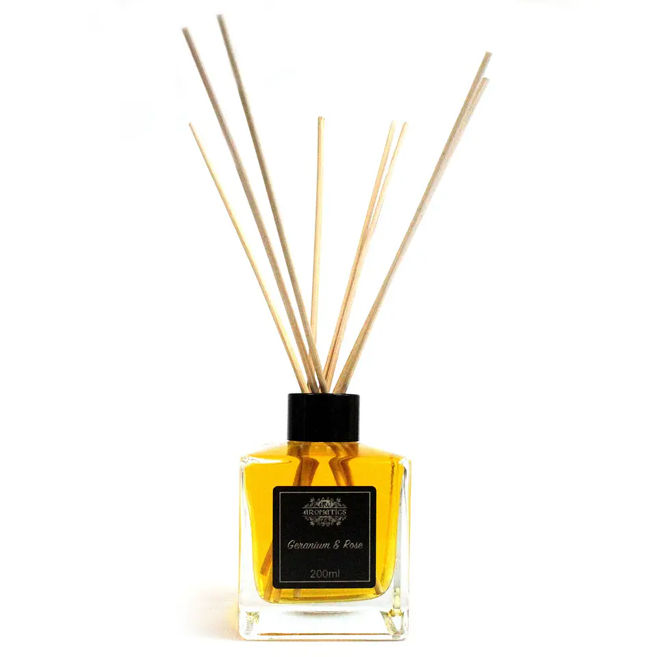 Difusor de Cana com Óleos Essenciais - Aromatics Gerânio e Rosa 2