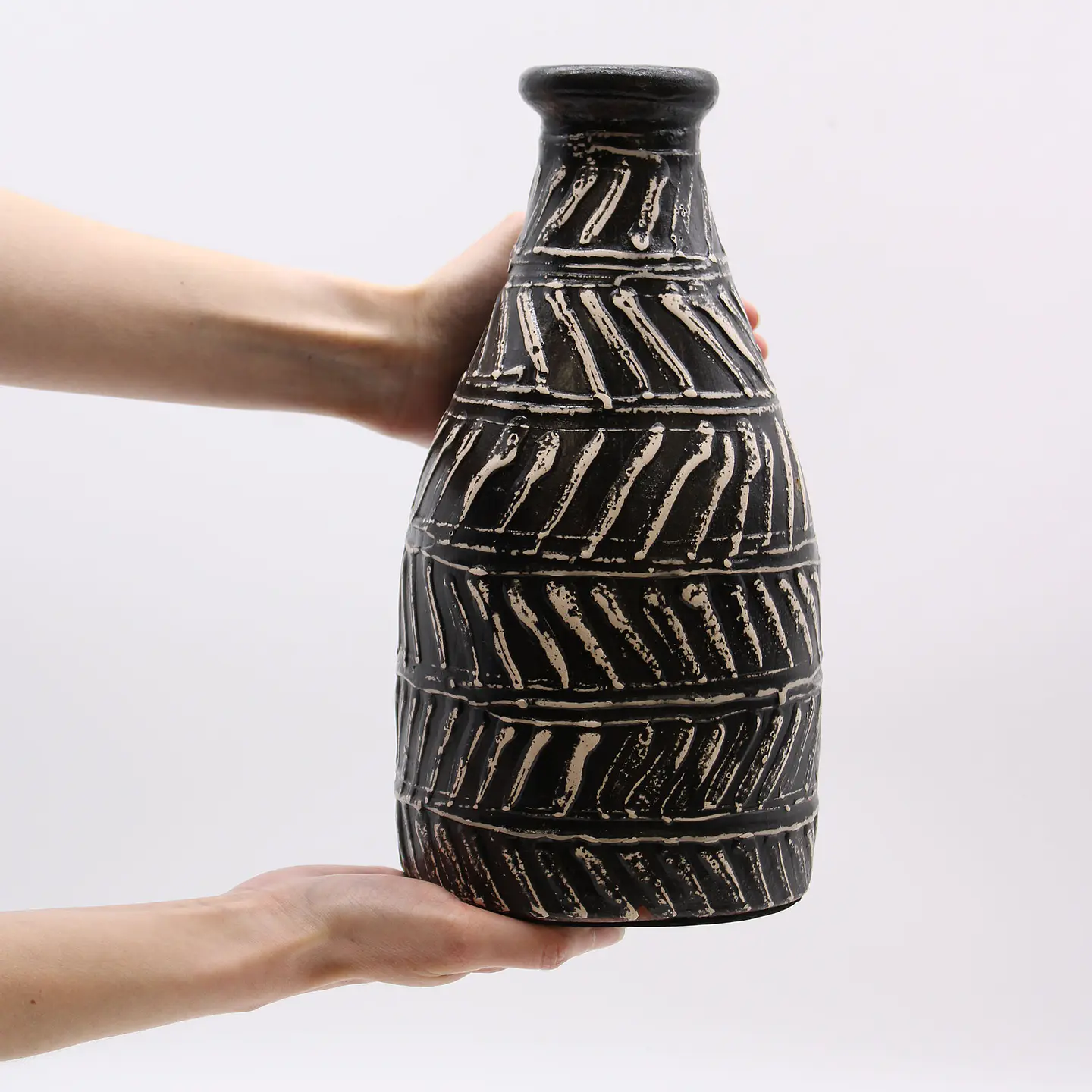 Jarra em Terracota de Cerâmica com Design Grego - Chocolate 2