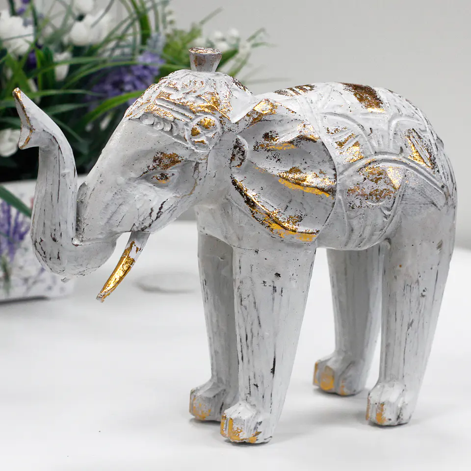 Elefante Esculpido em Madeira Albasia- Ouro Branco 2