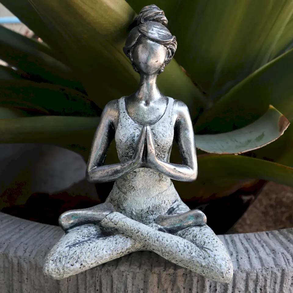 Escultura Artesanal Yoga Lady em Resina - Prata e Branco 24cm 2