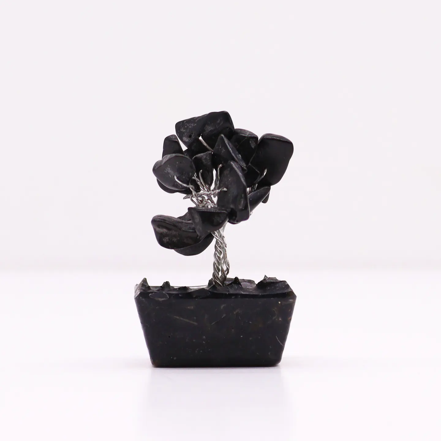 Mini Árvore de Pedras Preciosas em Base de Orgonite - Ágata Negra (15 Pedras) 1